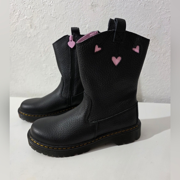 Dr. Doc Martens Bex Girls Pink Heart Black Leather Pull On Boots Youth Size 5